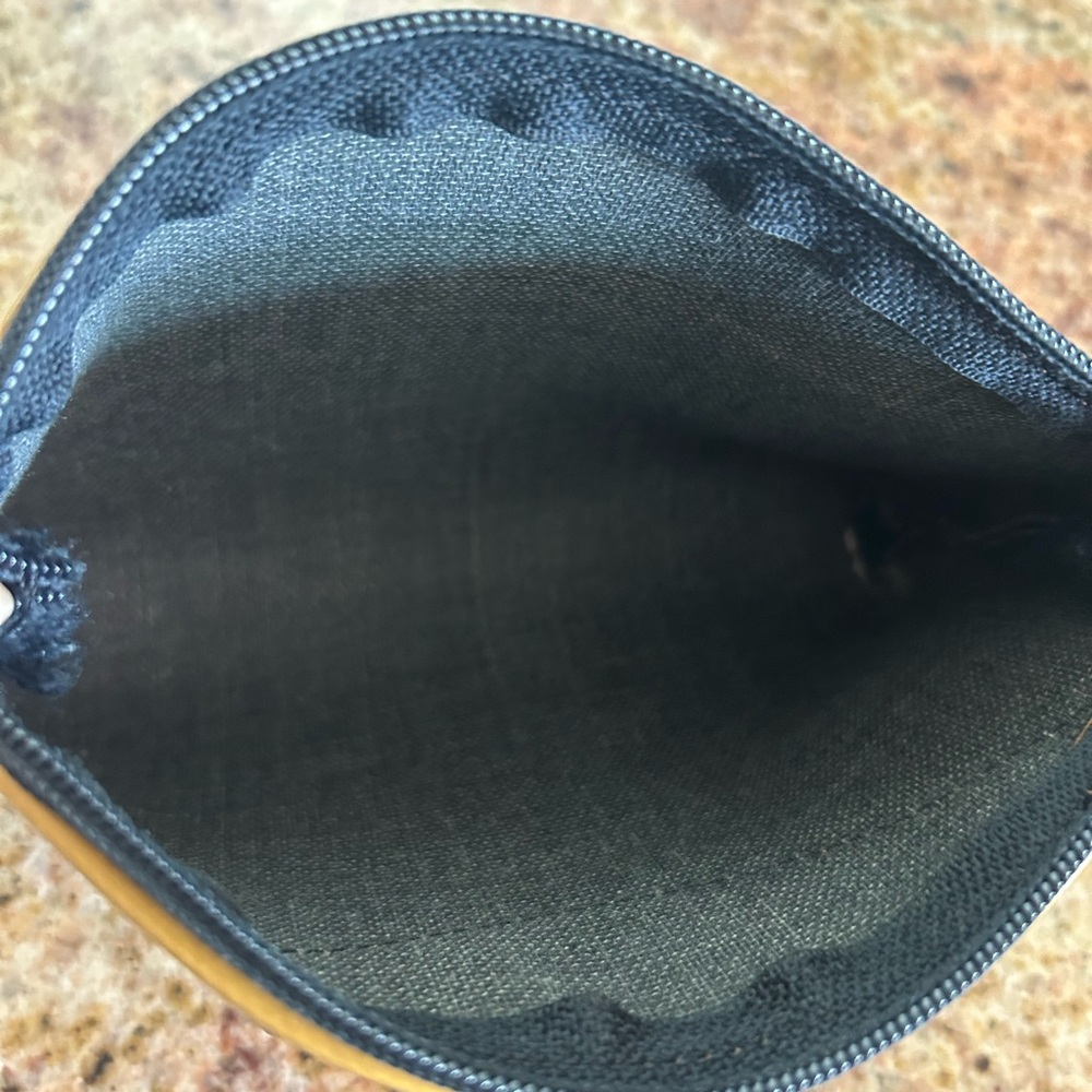 Black and Tan Toiletry Bag used - Picture 3 of 4